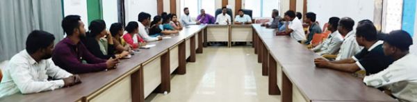 गर्मियों में सुचारू जल देने पंप चालकों की ली बैठक