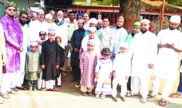  हर्षोल्लासपूर्वक संग मनी ईद-ऊल-फितर