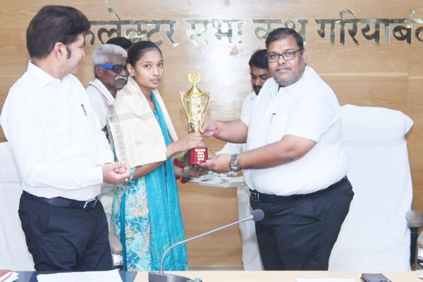 प्रथम महिला अग्निवीर फामेश्वरी का जिले में भी होगा सम्मान