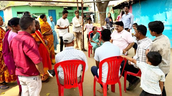 रेलवे प्रभावितों से मिले महापौर, अधूरे आवास पूरा करने सरकार से मांगा 4 करोड़