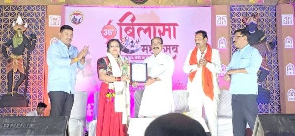 प्रसिद्ध पंडवानी गायिका तरूणा को डिप्टी सीएम साव ने किया सम्मानित