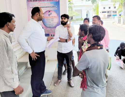 पहाड़ी कोरवा बस्ती बॉसढोड़ी जूझ रहा मूलभूत समस्याओं से