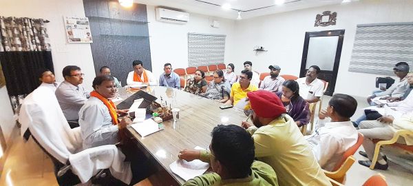 महापौर ने की जल विभाग की समीक्षा