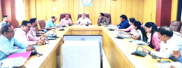 राजस्व पखवाड़ा में समस्याओं का समाधान प्राथमिकता -कलेक्टर