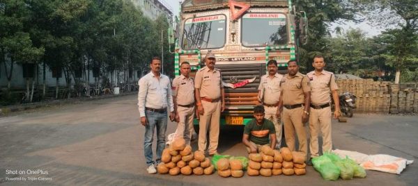 ट्रक के टूल बॉक्स से  40किलो गांजा जब्त