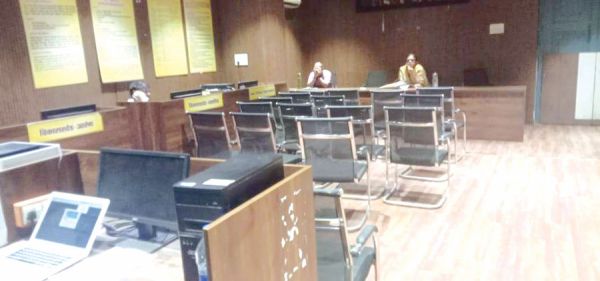 नए नंबर के लिए कलेक्टोरेट में कॉउंटर, विरोध भी