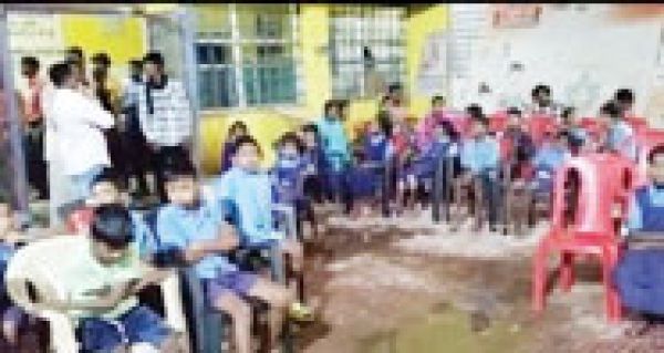 मध्यान्ह भोजन में मिली मरी हुई छिपकली, 65 बच्चों को पहुंचाया अस्पताल
