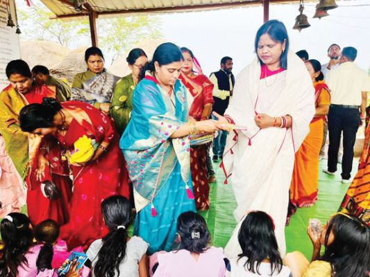 महापौर मंजूषा भगत के जन्मदिन पर गणपति धाम में भंडारा