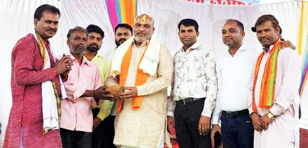 धूमधाम से मनाई कर्मा जयंती
