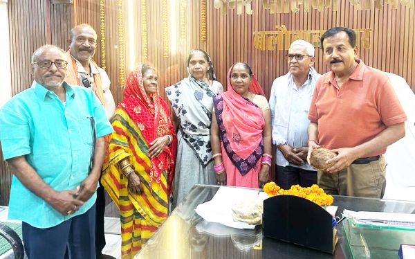 तीर्थयात्रियों ने नपा अध्यक्ष से मुलाकात कर जताया अभार