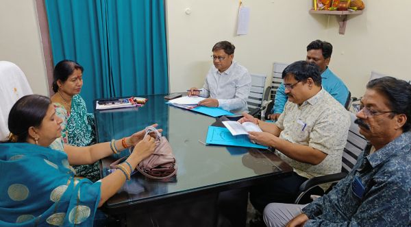 गर्मी में पानी की किल्लत न हो, महापौर ने ली अफसरों की समीक्षा बैठक