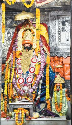 मंदिरों में पंचधान्य की आहूति, गूंज रहे स्वाहा...स्वाहा... के घोष
