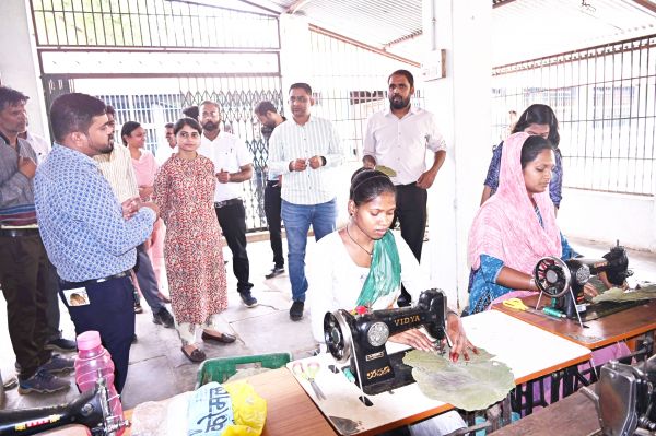 वनधन विकास केन्द्र दुगली में शहद की होगी पैकेर्जिंग