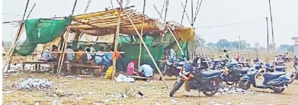 ठेका खत्म फिर भी बेमेतरा में चखना सेंटर! 