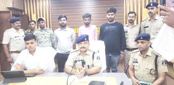 फार्म हाउस शराब डंप मामले में बढ़ रही आरोपियों की संख्या