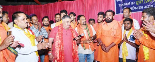 शोभायात्रा में हजारों हुए शामिल, रैली और झांकियों ने मोहा मन 
