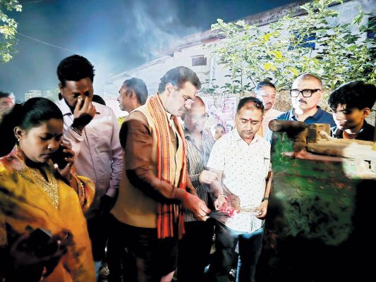 पानी की समस्या से निपटने बोर खनन