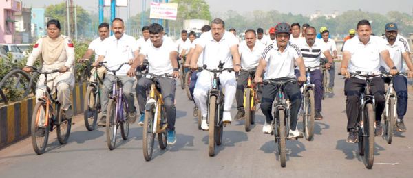 संडे ऑन साइकिल