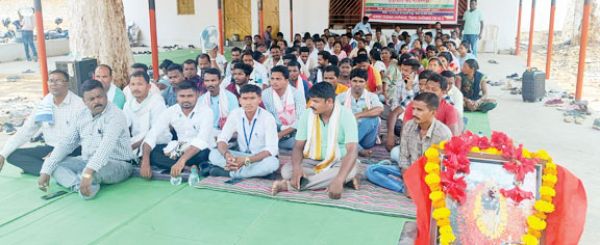 पंचायत सचिवों ने पीएम के नाम दिया ज्ञापन