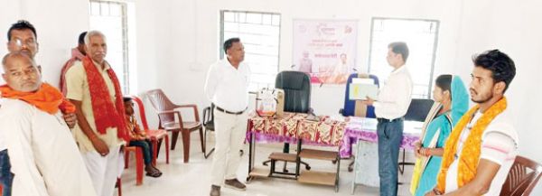 सुशासन तिहार: संभागायुक्त ने रघुनाथ नगर का कियानिरीक्षण, लापरवाही पर जताई नाराजगी