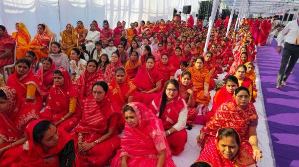 जगदलपुर में मां दंतेश्वरी मंदिर के सामने नवकार महामंत्र का जाप
