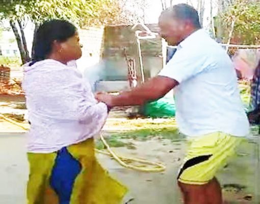 बकाया बिल की वसूली करने पहुंची महिला इंजीनियर से अभद्रता,  धक्का-मुक्की की, फोन छीना