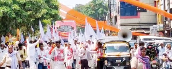 धूमधाम से मना सरहुल पर्व, निकाली शोभायात्रा