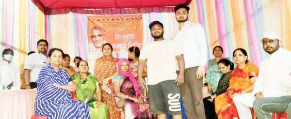 रविशंकर त्रिपाठी की पुण्यतिथि पर स्वास्थ्य शिविर