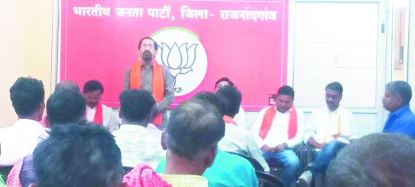 मजदूरों ने श्रम मंडल के अध्यक्ष का किया स्वागत