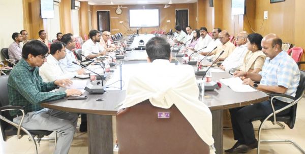 सदस्यता बढ़ाने, रक्तदान शिविर लगाने सहित गतिविधियों की कैलेण्डर बनाने पर जोर