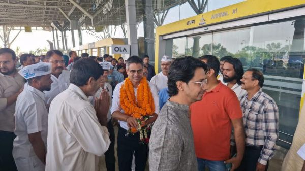 संदीप पाठक का आप नेताओं के साथ खुला मंच