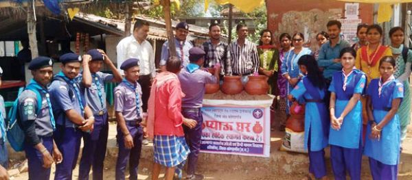 कई जगहों पर राहगीरों के लिए प्याऊ घर