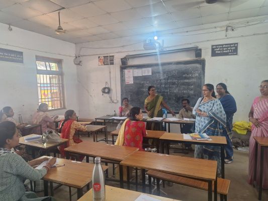 अपर मुख्य सचिव ने अफसरों की बैठक ली