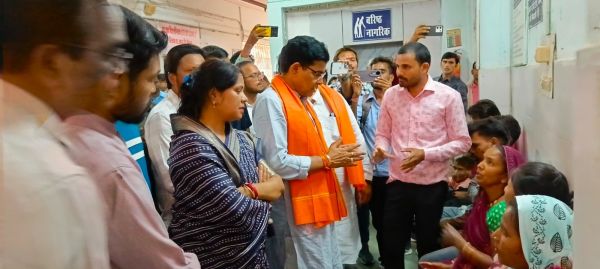 प्रभारी मंत्री ने जिला अस्पताल का किया निरीक्षण  