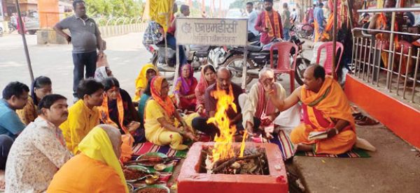 जयकारों से गूंजे हनुमान मंदिर, हवन-पूजा व महाभंडारा