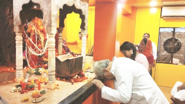 अरुण वोरा ने हनुमान मंदिरों में की  पूजा-अर्चना