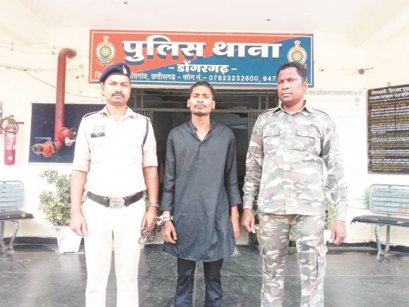चाकू के साथ युवक गिरफ्तार