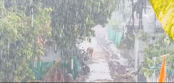 मौसम ने बदली करवट, तेज हवाओं और ओलावृष्टि से मिली गर्मी से राहत, बिजली आपूर्ति बाधित