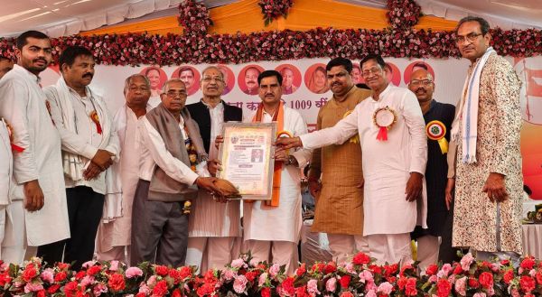 कर्मा जयंती में शामिल हुए केन्द्रीय मंत्री साहू, विधायक गजेन्द्र यादव