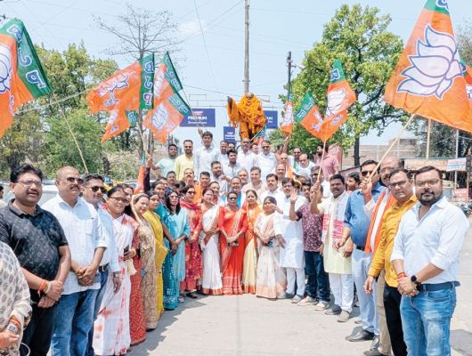 भाजपाइयों ने बाबा साहेब के पंच तीर्थ स्थलों की परिक्रमा कर दी श्रद्धांजलि