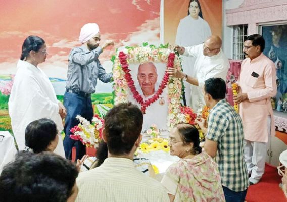 ब्रम्हाकुमारी राजयोगिनी दादी रतनमोहिनी को दी श्रद्धांजलि