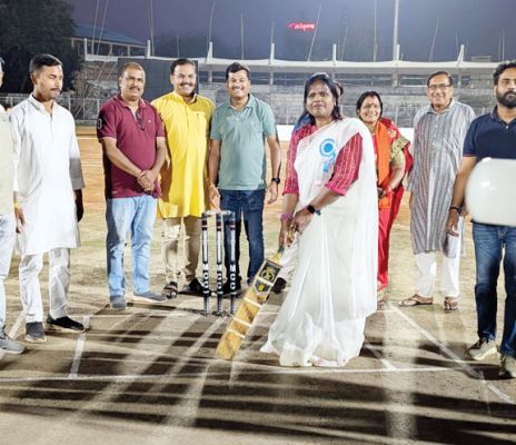 टेनिस बॉल क्रिकेट स्पर्धा महापौर कप शुरु