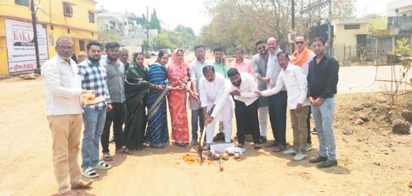 नपाध्यक्ष व पार्षदों ने पेयजल पाईप लाईन विस्तार का किया भूमिपूजन