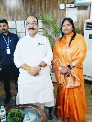 डिप्टी सीएम साव  से मिलकर निकाय कर्मचारियों की मांगों  पर महापौर ने की चर्चा     