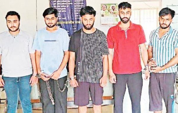 अंजोरा चौकी के भीतर घुस नशे में धुत युवकों का उत्पात, आरक्षकों को पीटा, 5 गिरफ्तार