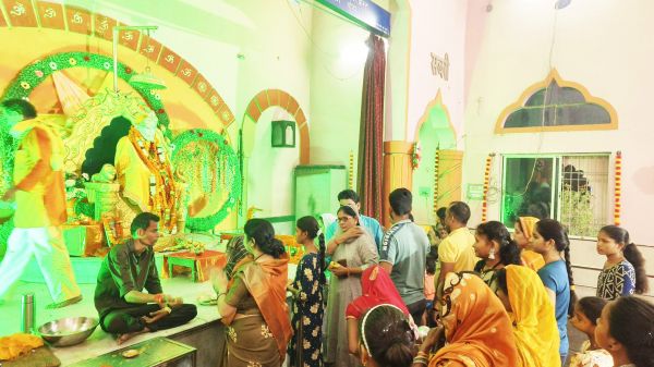 सांई महोत्सव पर निकली पालकी, झूमते रहे भक्त