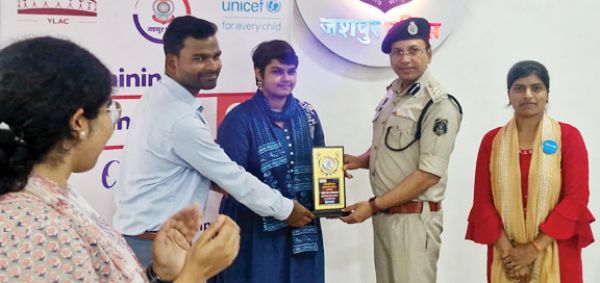 जशपुर पुलिस ने यूनिसेफ के साथ मिलकर तैयार किए सैकड़ों साइबर योद्धा