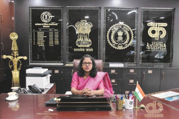 नई कलेक्टर नूपुर राशि पन्ना ने संभाला कार्यभार