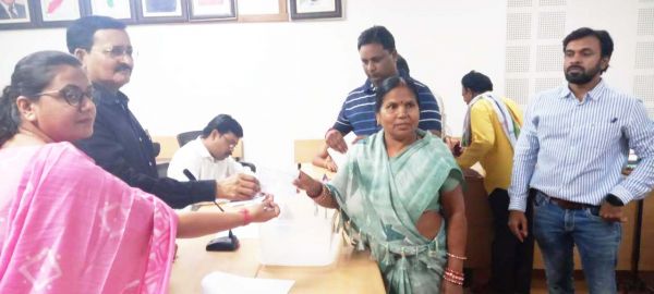 अक्षय तृतीया पर पीएम आवास योजना की लॉटरी निकाली