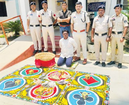 खुडख़ुडिय़ा जुआ खेलते एक आरोपी गिरफ्तार